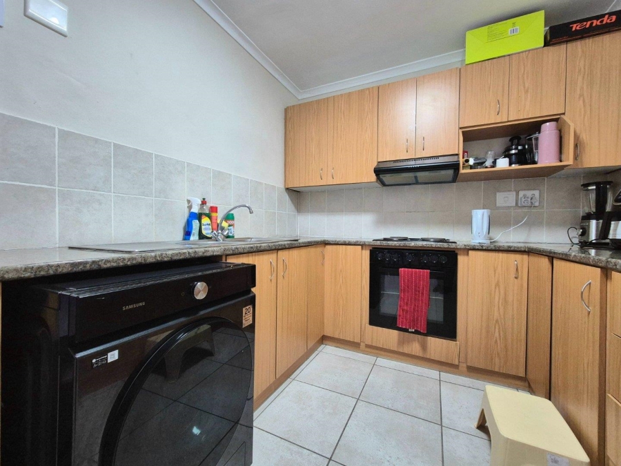 To Let 2 Bedroom Property for Rent in Wynberg Western Cape